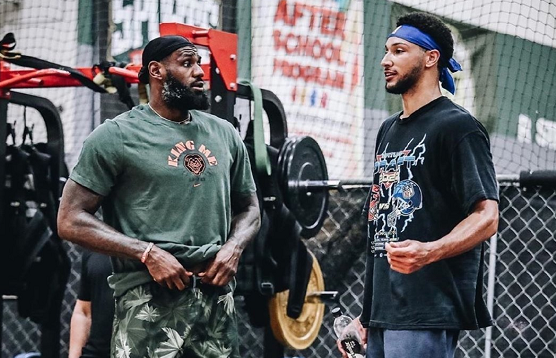 她用实际行 她用实际行